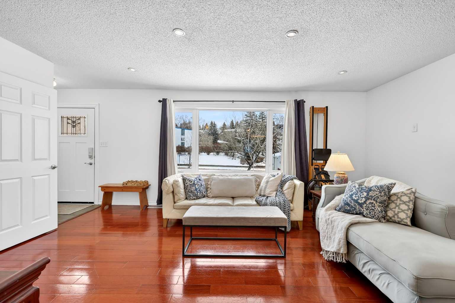 1323 University Drive NW