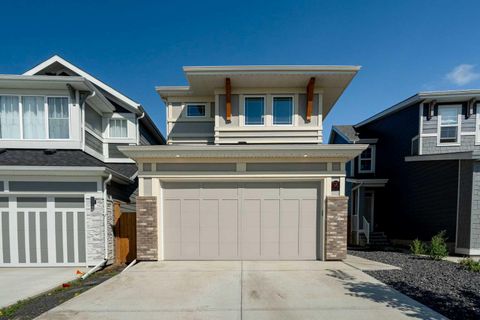 36 Magnolia Bay SE Calgary AB T3M 3M9