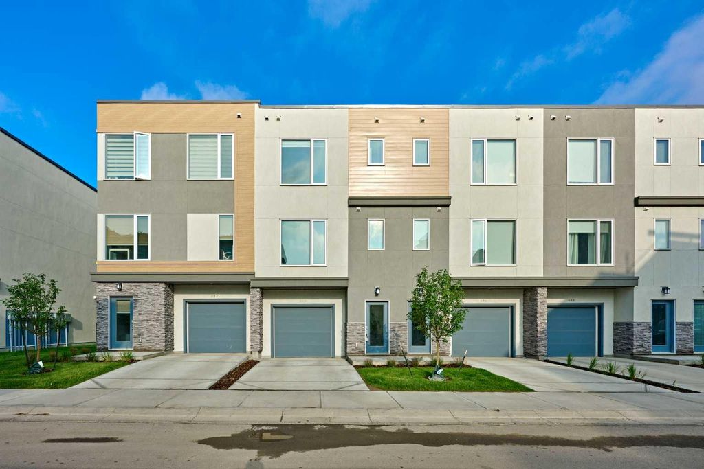 Photo of 444 Shawnee Square SW, Calgary, AB T2Y 0W4 (MLS # A2271554)