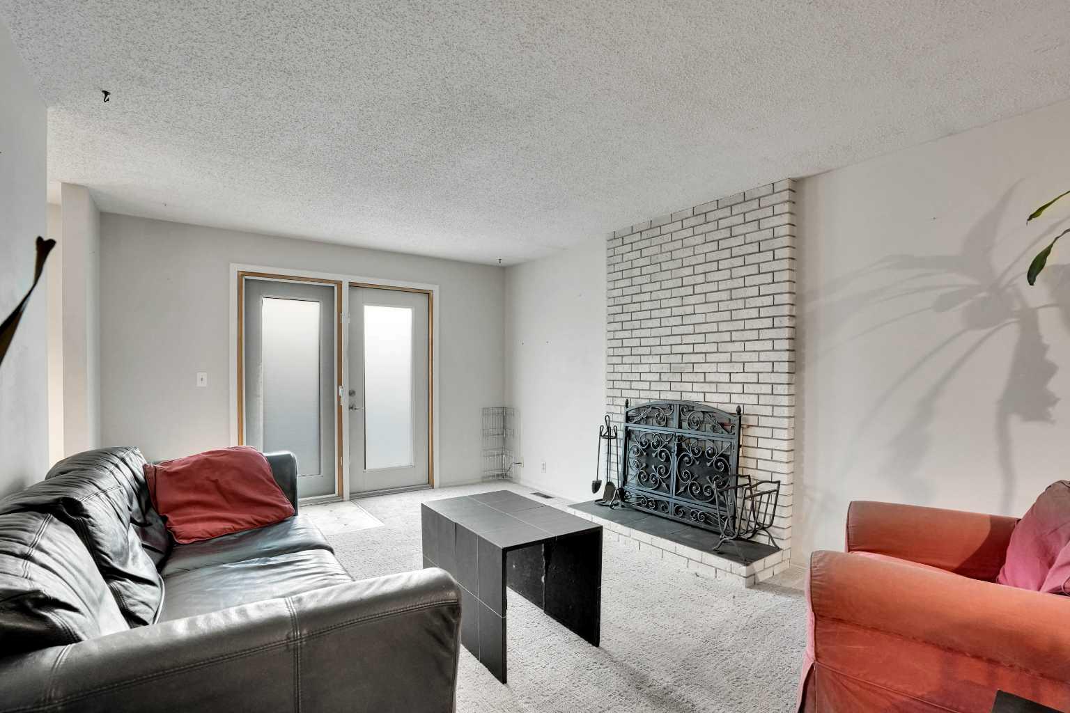 7915 Ranchview Drive NW