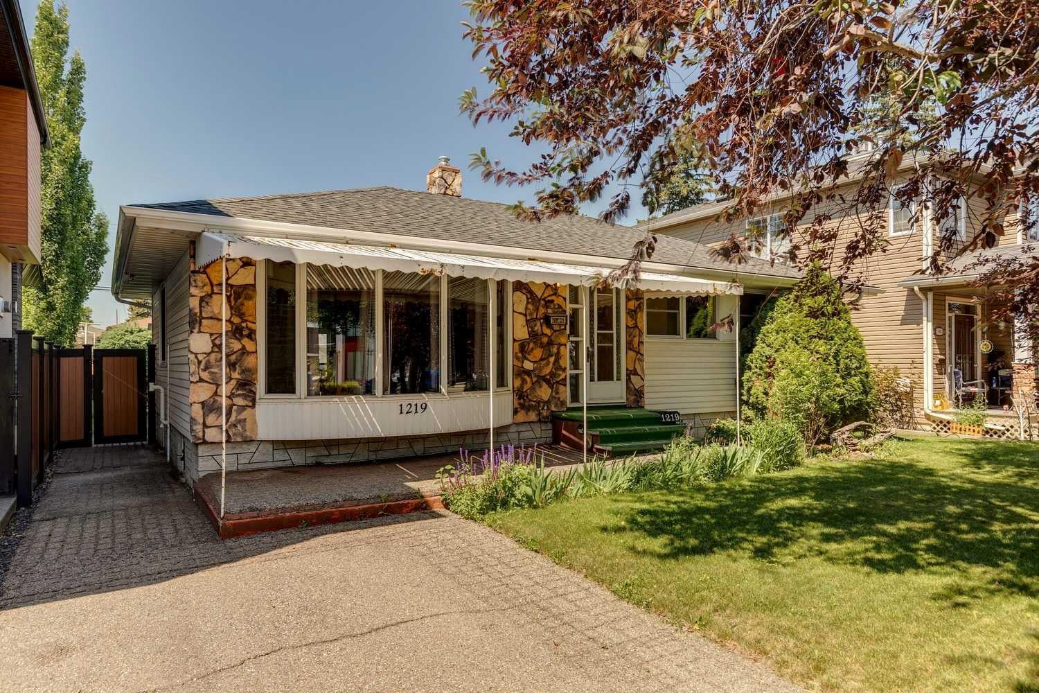 1219 Renfrew Drive NE