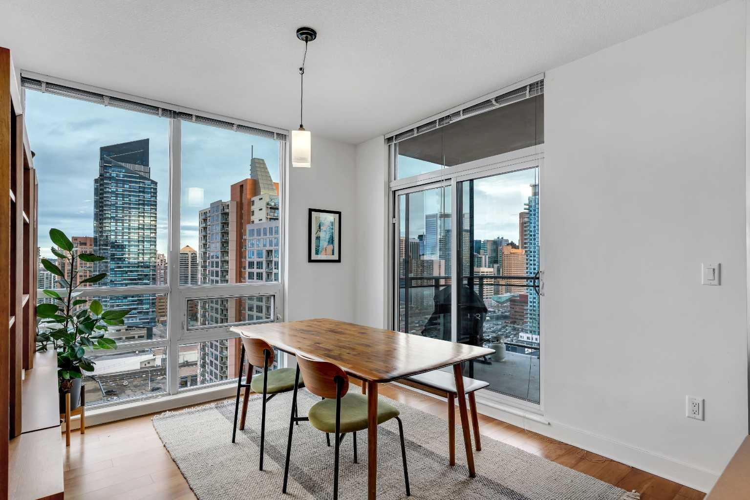 1118 12 Avenue SW 2004