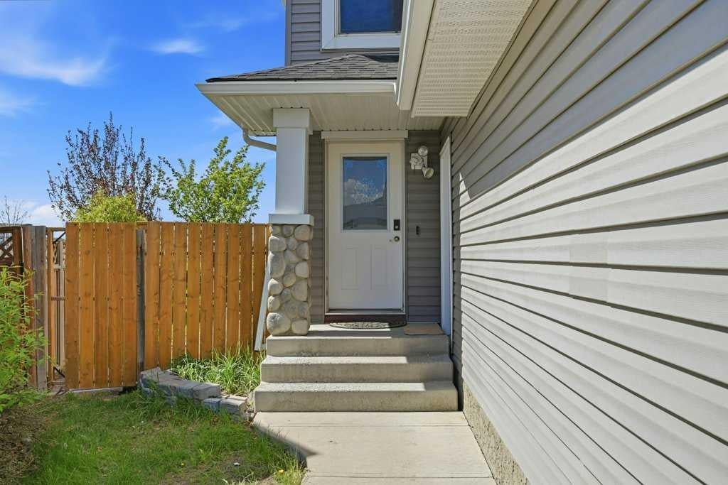 86 Saddlecrest Close NE