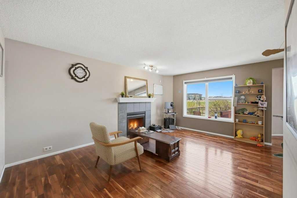 86 Saddlecrest Close NE