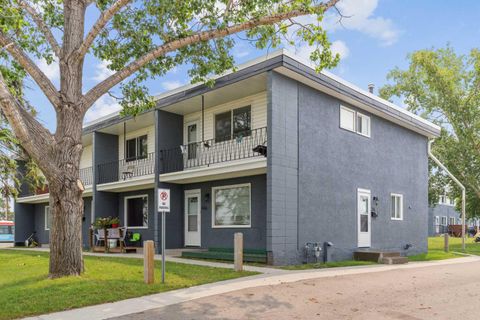 Photo of 2211 19 Street NE #326, Calgary, AB T2E 4Y5 (MLS # A2242179) Photo of 2211 19 Street NE #326, Calgary, AB T2E 4Y5 (MLS # A2242179)