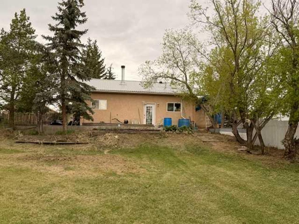 Photo of 5116 48 Street, Hardisty, AB T0B 1V0 (MLS # A2315130)