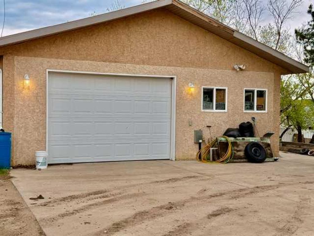 Photo of 5116 48 Street, Hardisty, AB T0B 1V0 (MLS # A2315130)