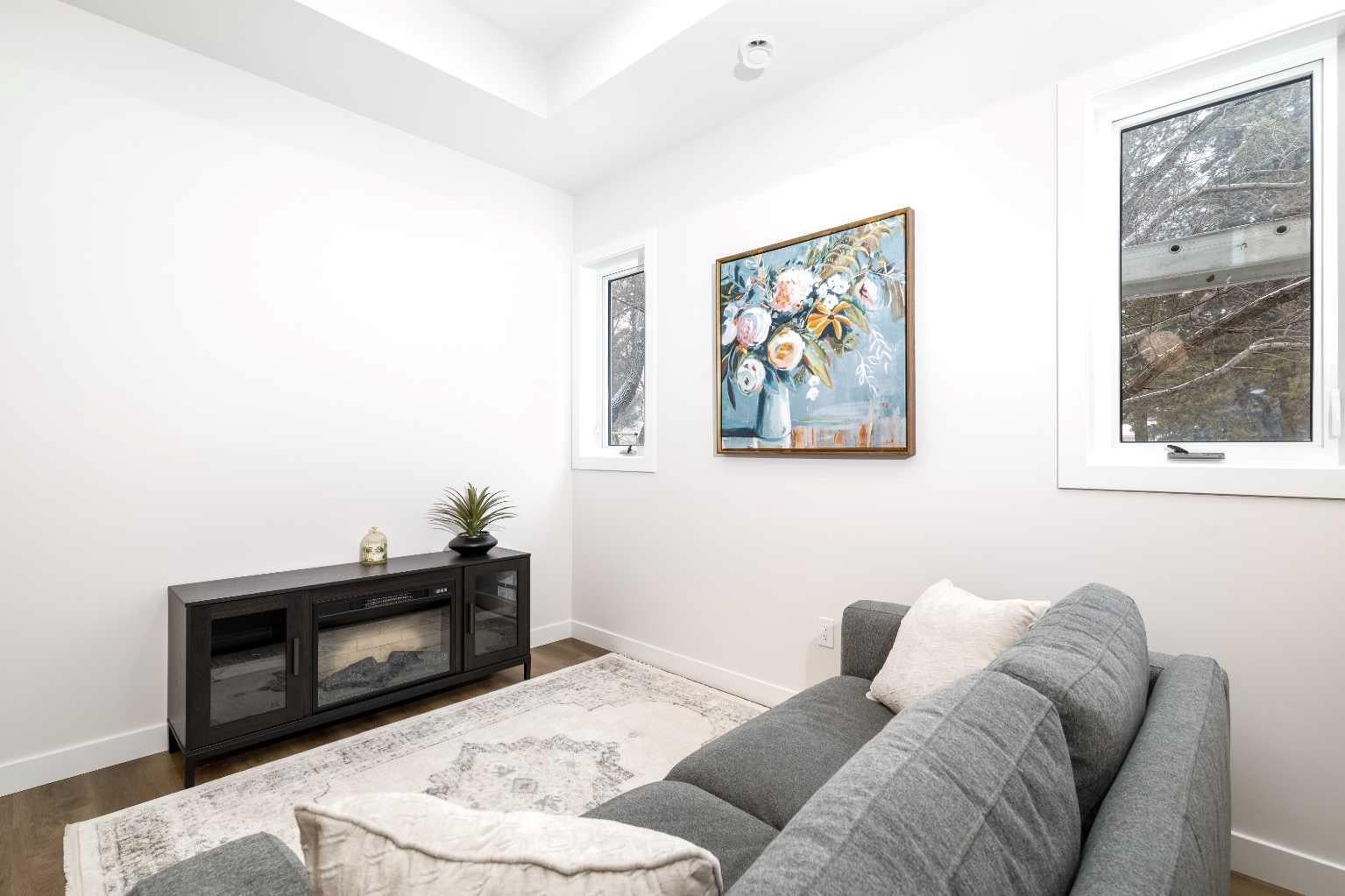 5463 55 Avenue 2