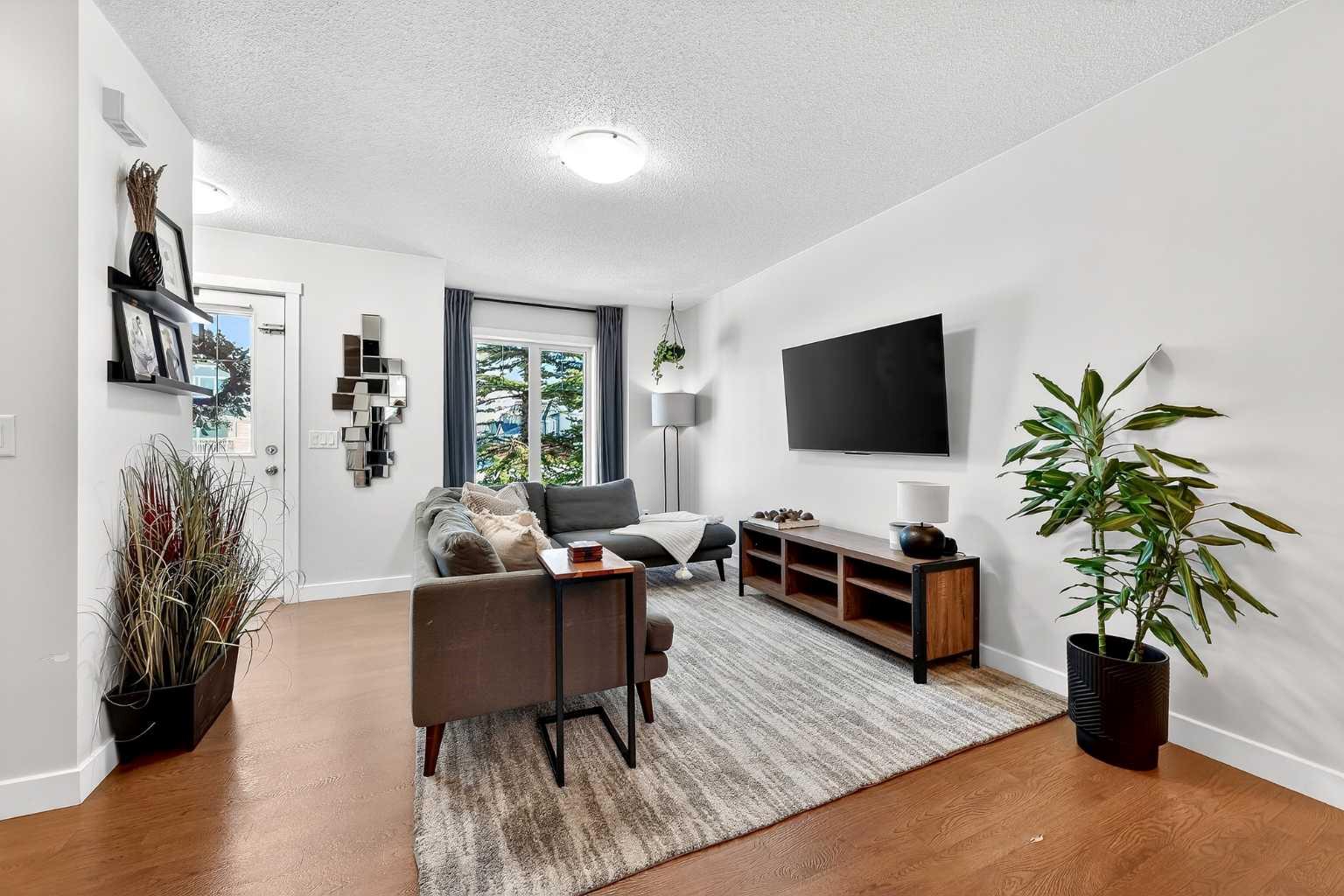 2445 Kingsland Road SE 1207