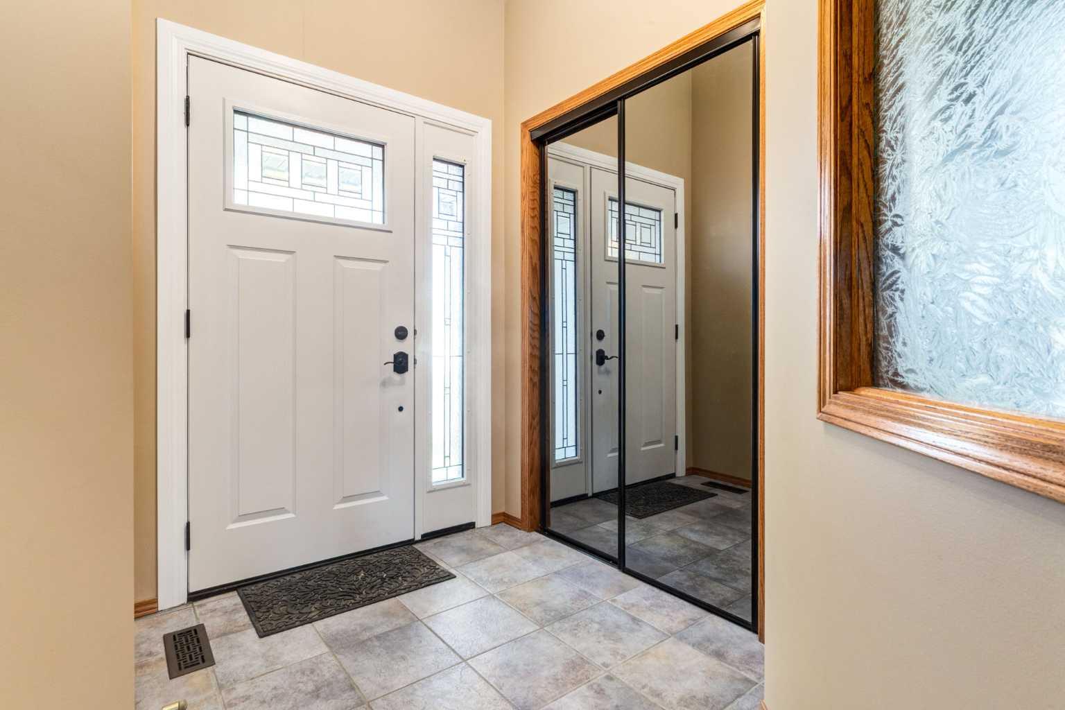 77 Somerset Circle SW