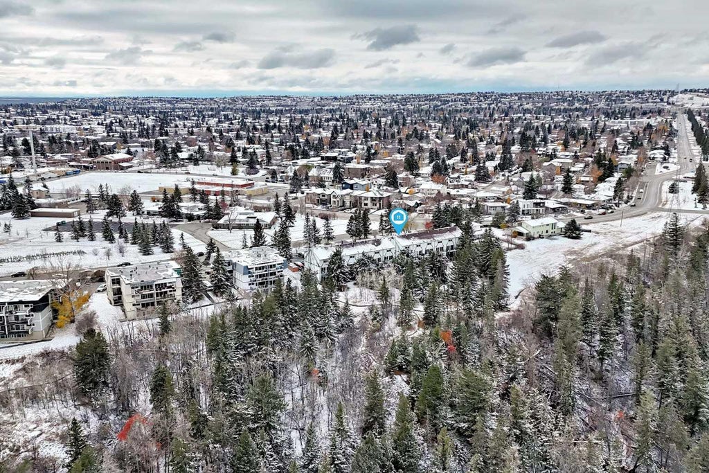 Photo of 304 Cedar Crescent SW #12, Calgary, AB T3C 2Y8 (MLS # A2354804)