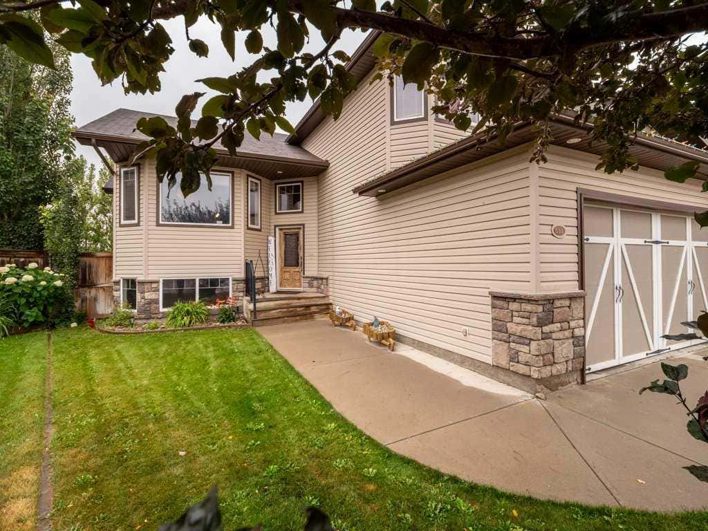 Photo of 532 Margaret Sutherland Crescent N, Lethbridge, AB T1H 5R6 (MLS # A2337625)