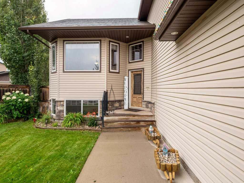 Photo of 532 Margaret Sutherland Crescent N, Lethbridge, AB T1H 5R6 (MLS # A2337625)