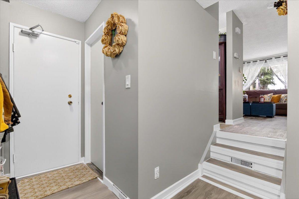 256 Callingwood Place NW