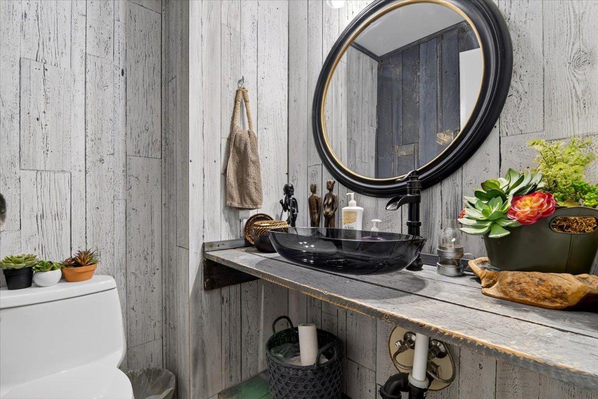 256 Callingwood Place NW