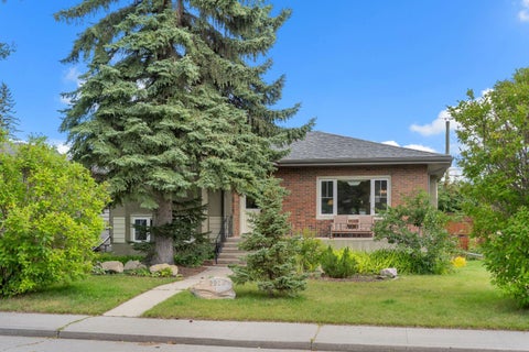 Photo of 2204 Halifax Crescent NW, Calgary, AB T2M 4C9 (MLS # A2345179)
