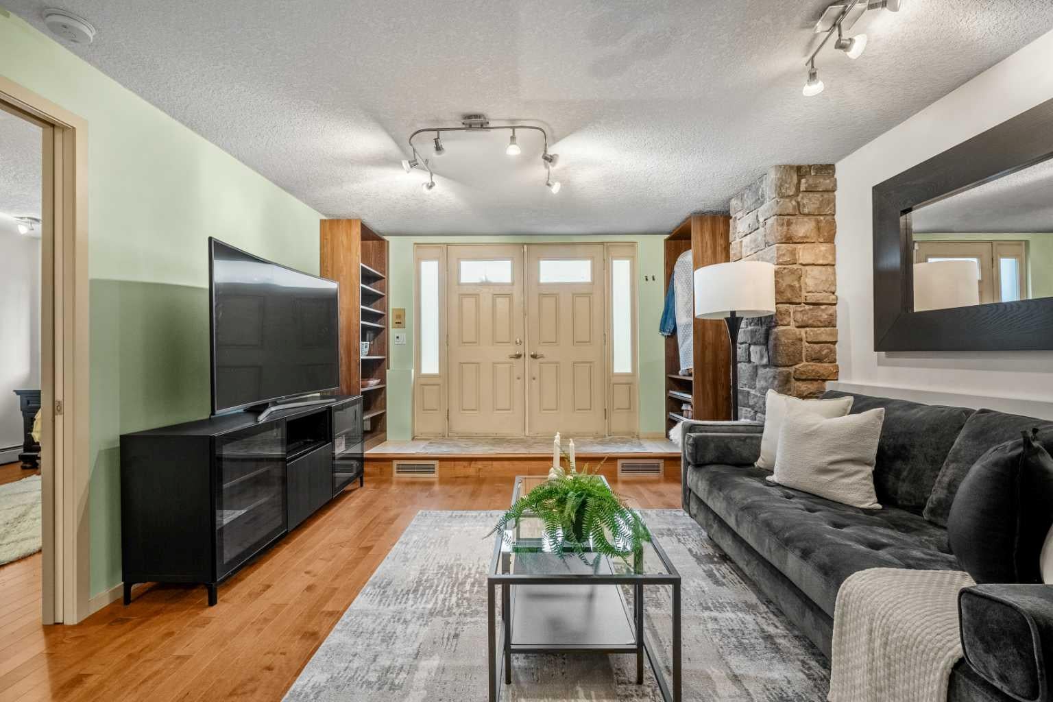 1311 15 Avenue SW 101