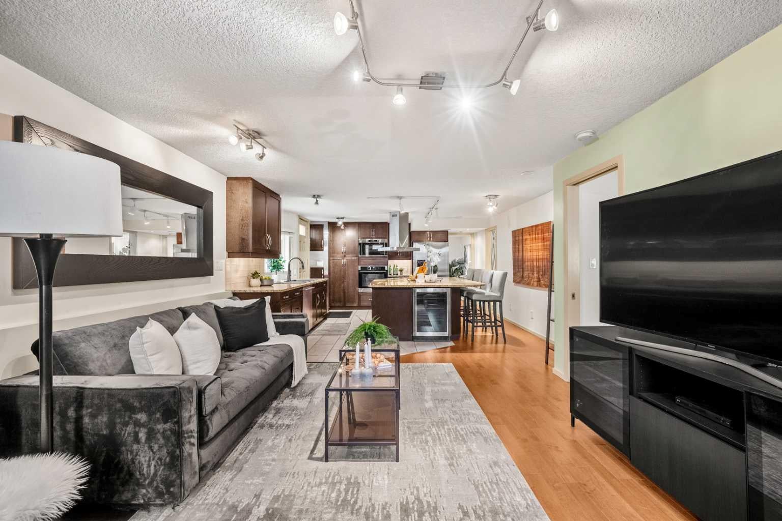 1311 15 Avenue SW 101