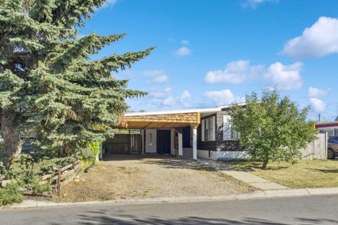 12 Spring Haven Road SE Airdrie AB T4A 1E2