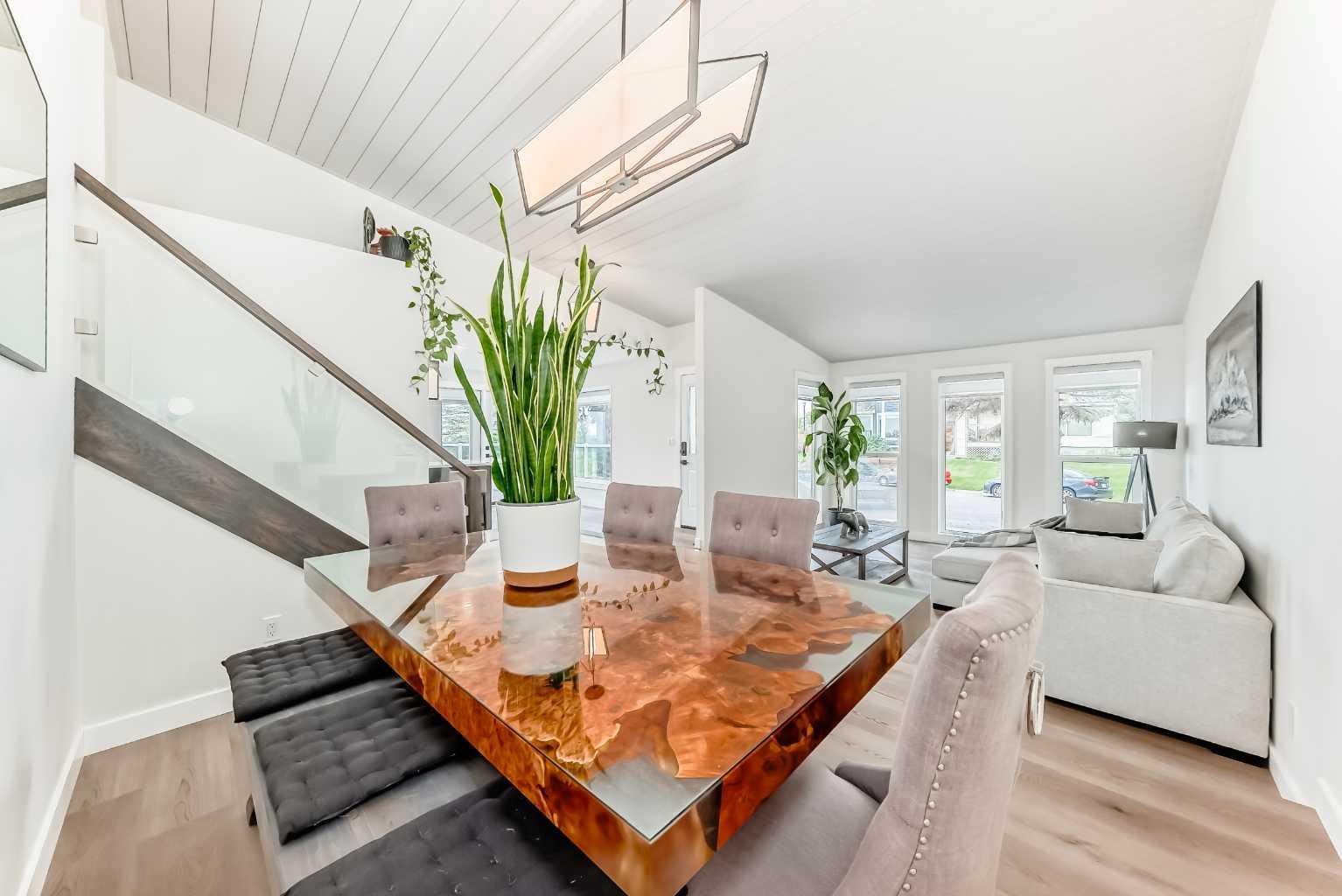 39 Strandell Crescent SW