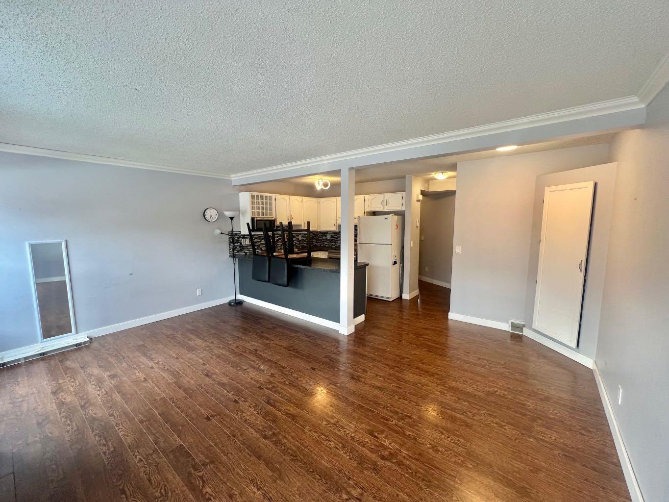 123 Country Hills Villas NW