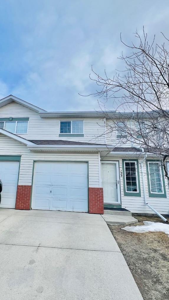 123 Country Hills Villas NW