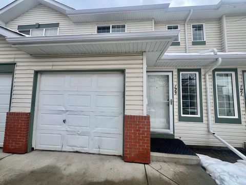 Photo of 123 Country Hills Villas NW, Calgary, AB T3K 4S8 (MLS # A2301176)