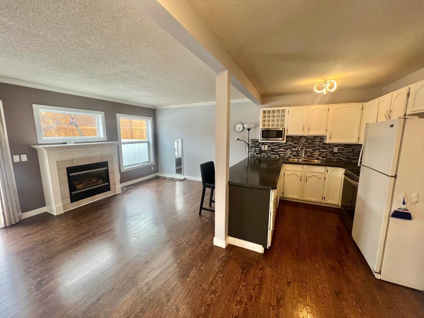 123 Country Hills Villas NW