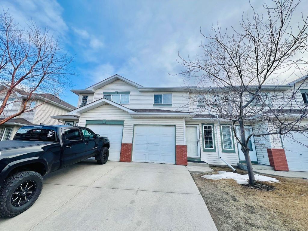 Photo of 123 Country Hills Villas NW, Calgary, AB T3K 4S8 (MLS # A2301176)