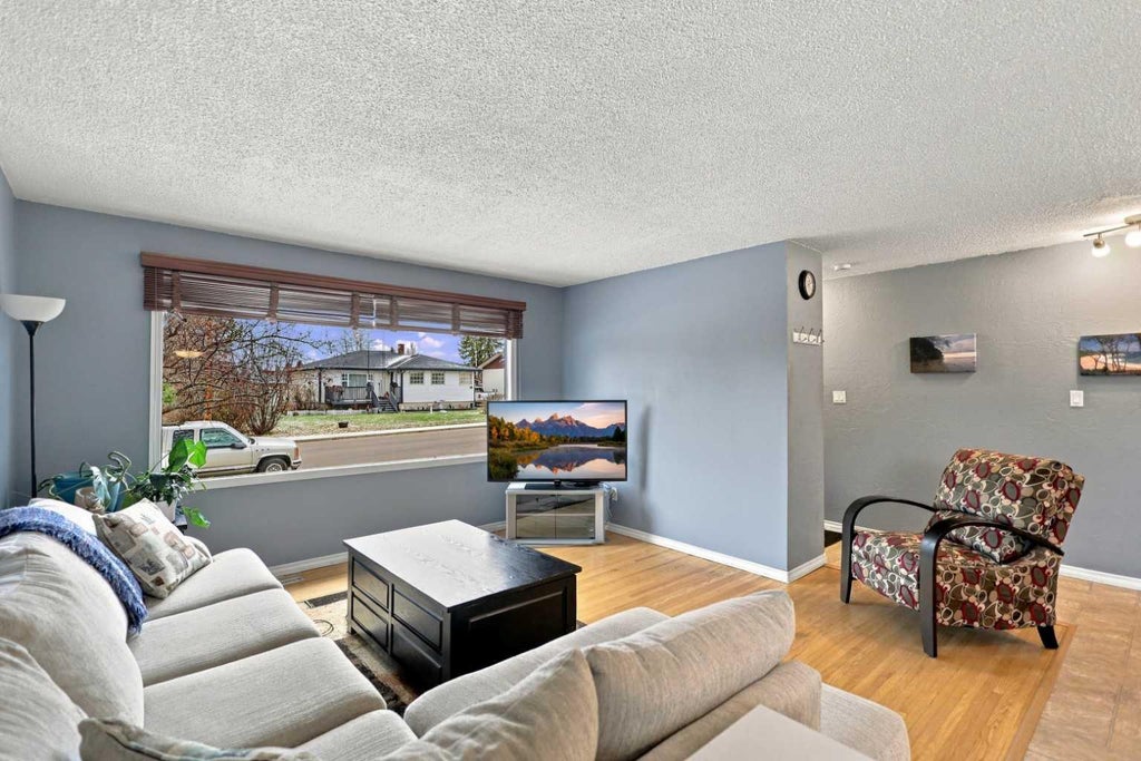Photo of 5030 56 Avenue, Rimbey, AB T0C 2J0 (MLS # A2355764)