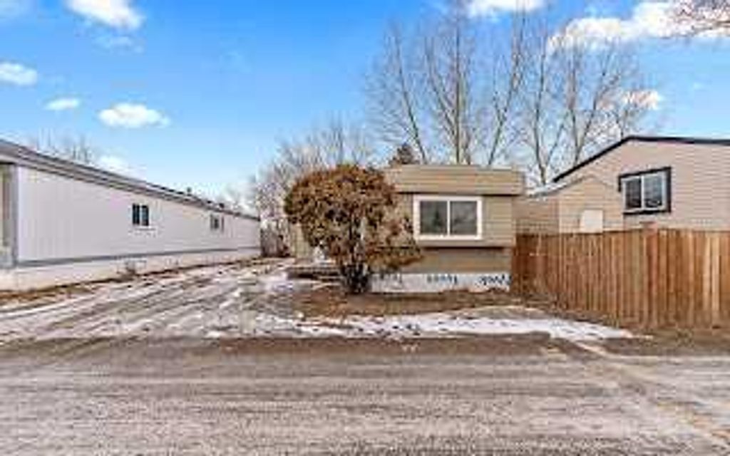 Photo of 6724 17 SE #57, Calgary, AB T2A 0W5 (MLS # A2282461)