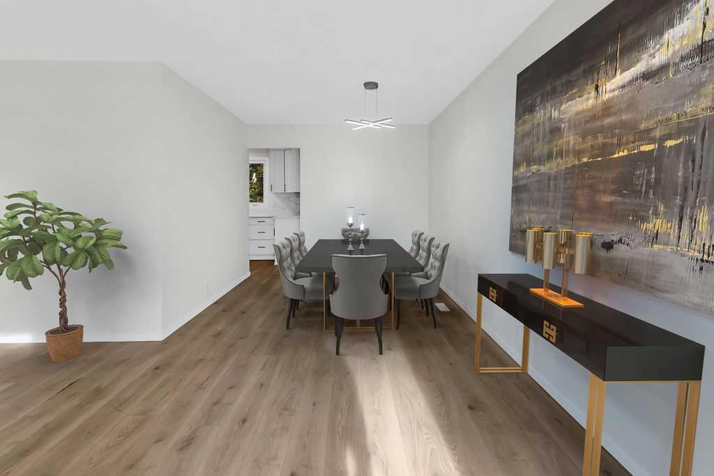 10 Radcliffe Crescent SE