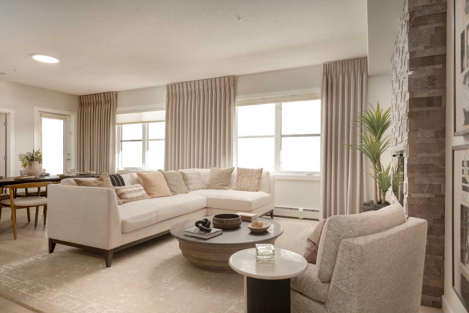 2117 81 Street SW 2113