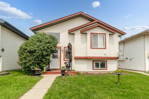 Photo of 28 Hunter Road, Sylvan Lake, AB T4S 2L6 (MLS # A2325928)