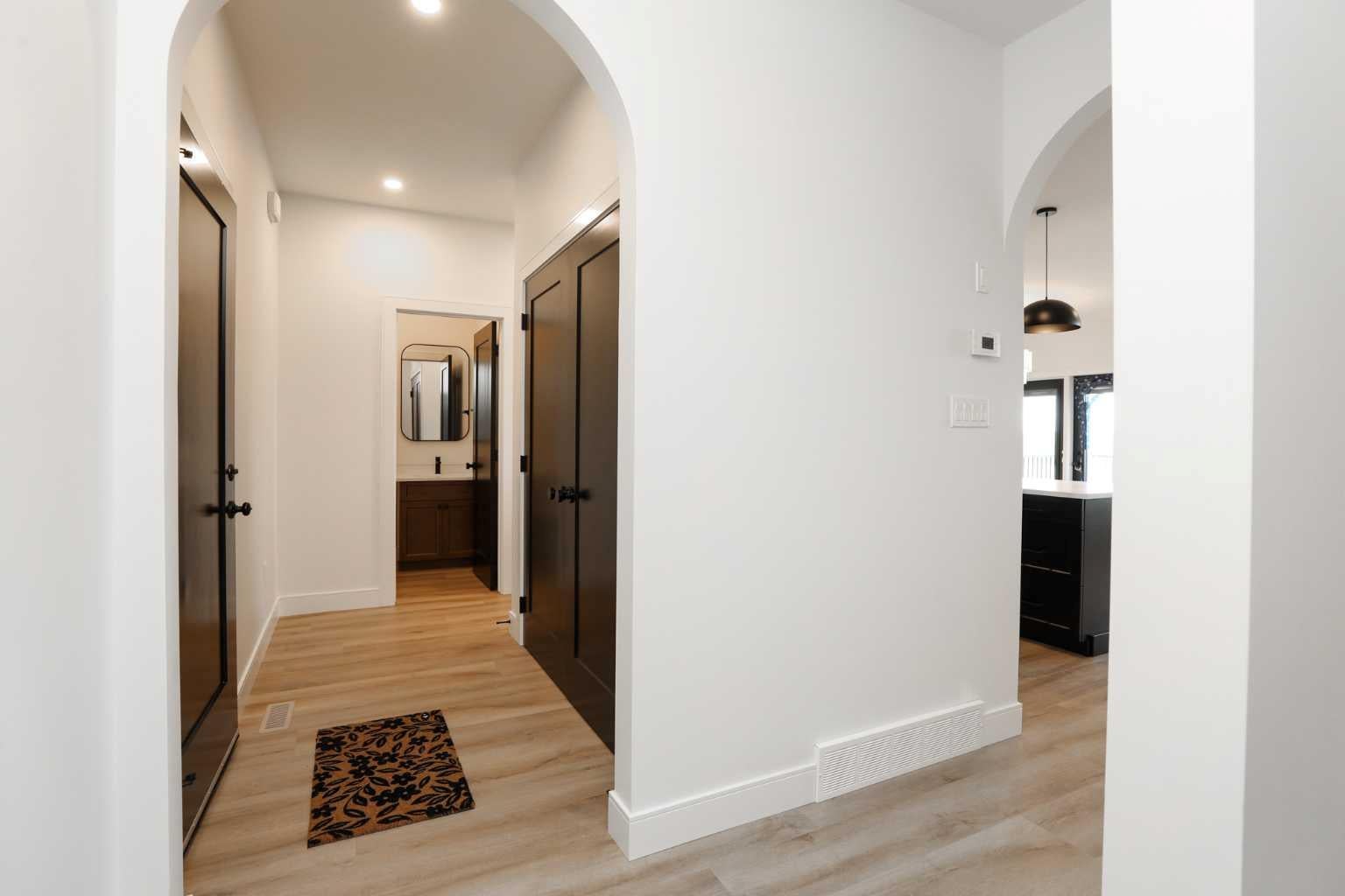 570 Malahat Green W