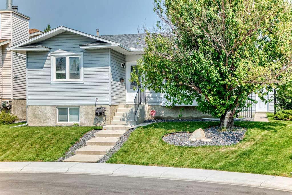 Photo of 116 McKerrell Close SE, Calgary, AB T2Z 1M2 (MLS # A2339598)