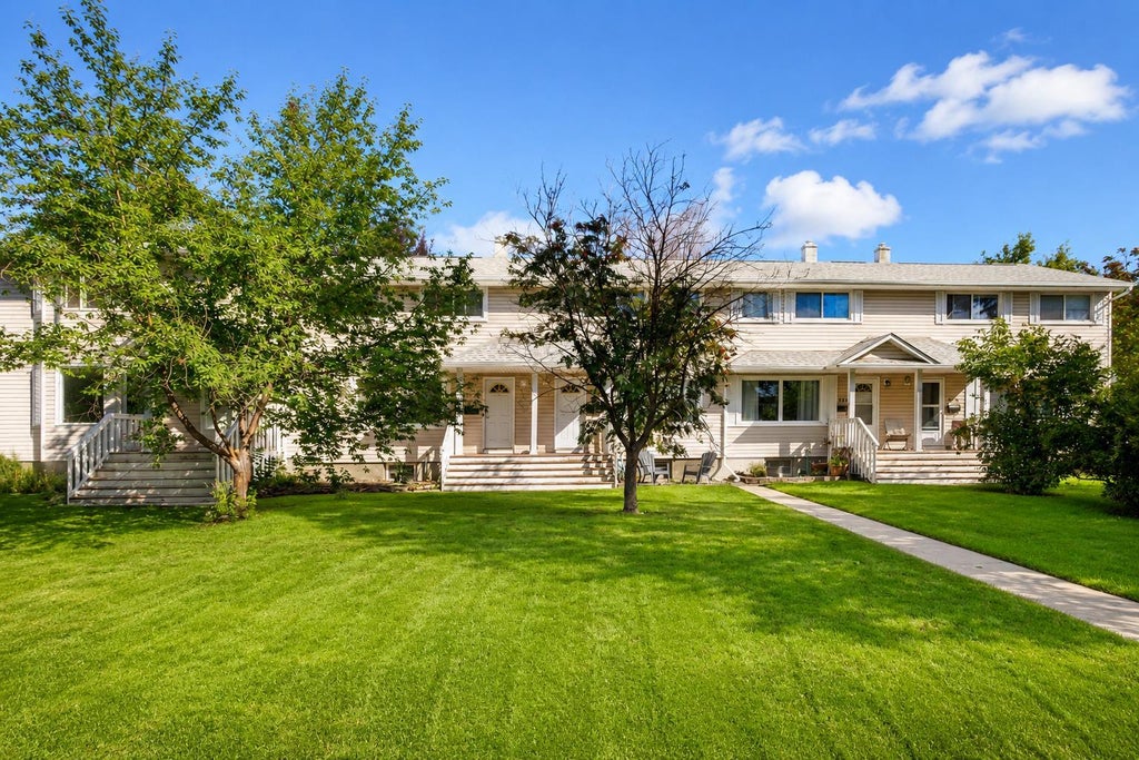 Photo of 554 Killarney Glen Court SW, Calgary, AB T3E 7H4 (MLS # A2348758)