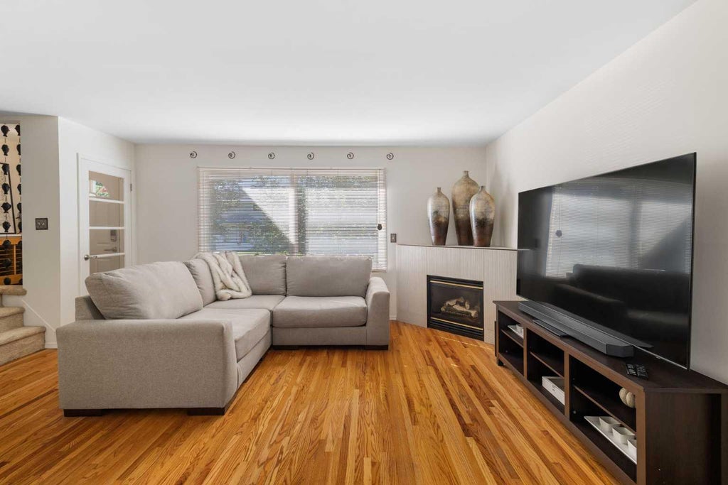 Photo of 554 Killarney Glen Court SW, Calgary, AB T3E 7H4 (MLS # A2348758)
