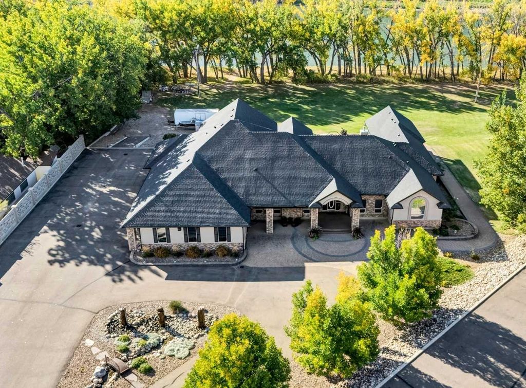 Photo of 29 Sunvalley Court SW, Rural Cypress County, AB T0J 2P0 (MLS # A2293993)