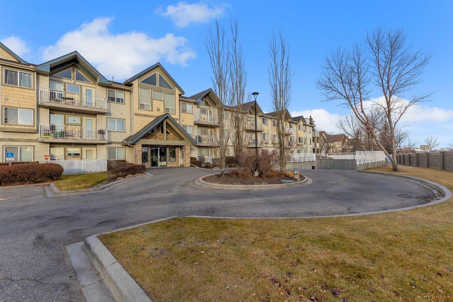 7 Harvest Gold Manor NE 313