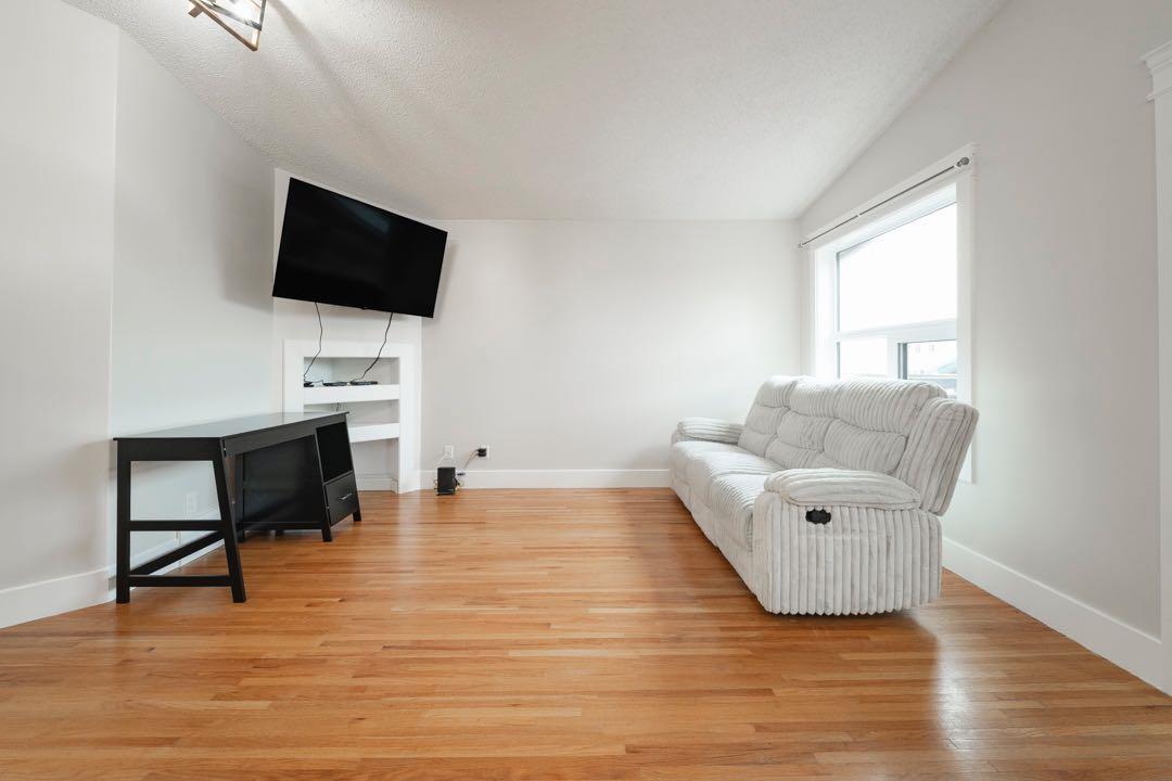 280 Diefenbaker Drive