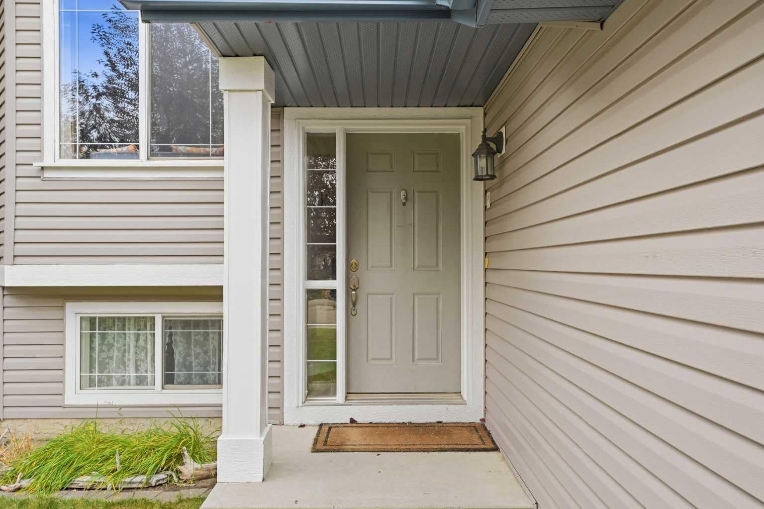 141 Thornfield Close SE