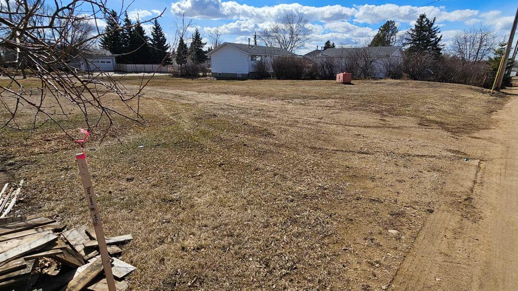 Photo of 4946 PARKVIEW Crescent, Castor, AB T0C 0X0 (MLS # A2307909)