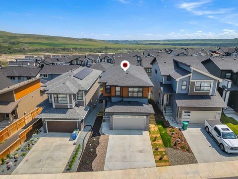 172 Precedence Hill Cochrane AB T4C 2T6