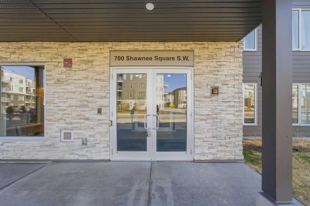 Photo of 700 Shawnee Square SW #313, Calgary, AB T2Y 0Z6 (MLS # A2301109)