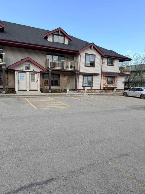 Photo of 4 Everridge Square SW #104, Calgary, AB T2Y 5G9 (MLS # A2309103)