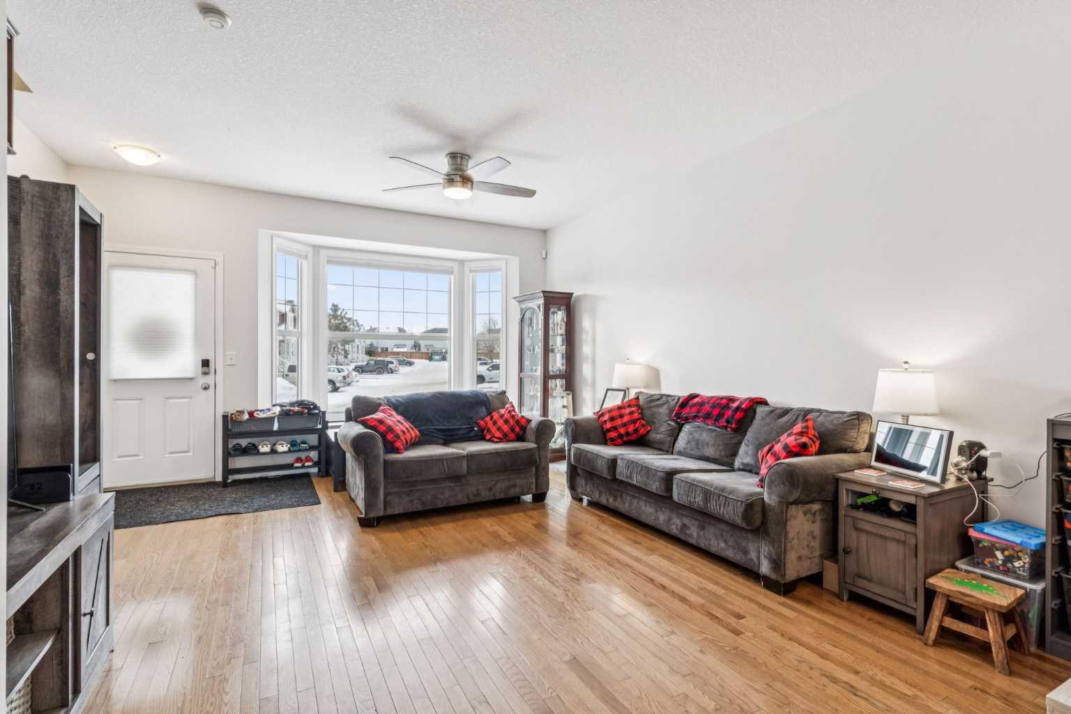 703 Luxstone Square SW 503