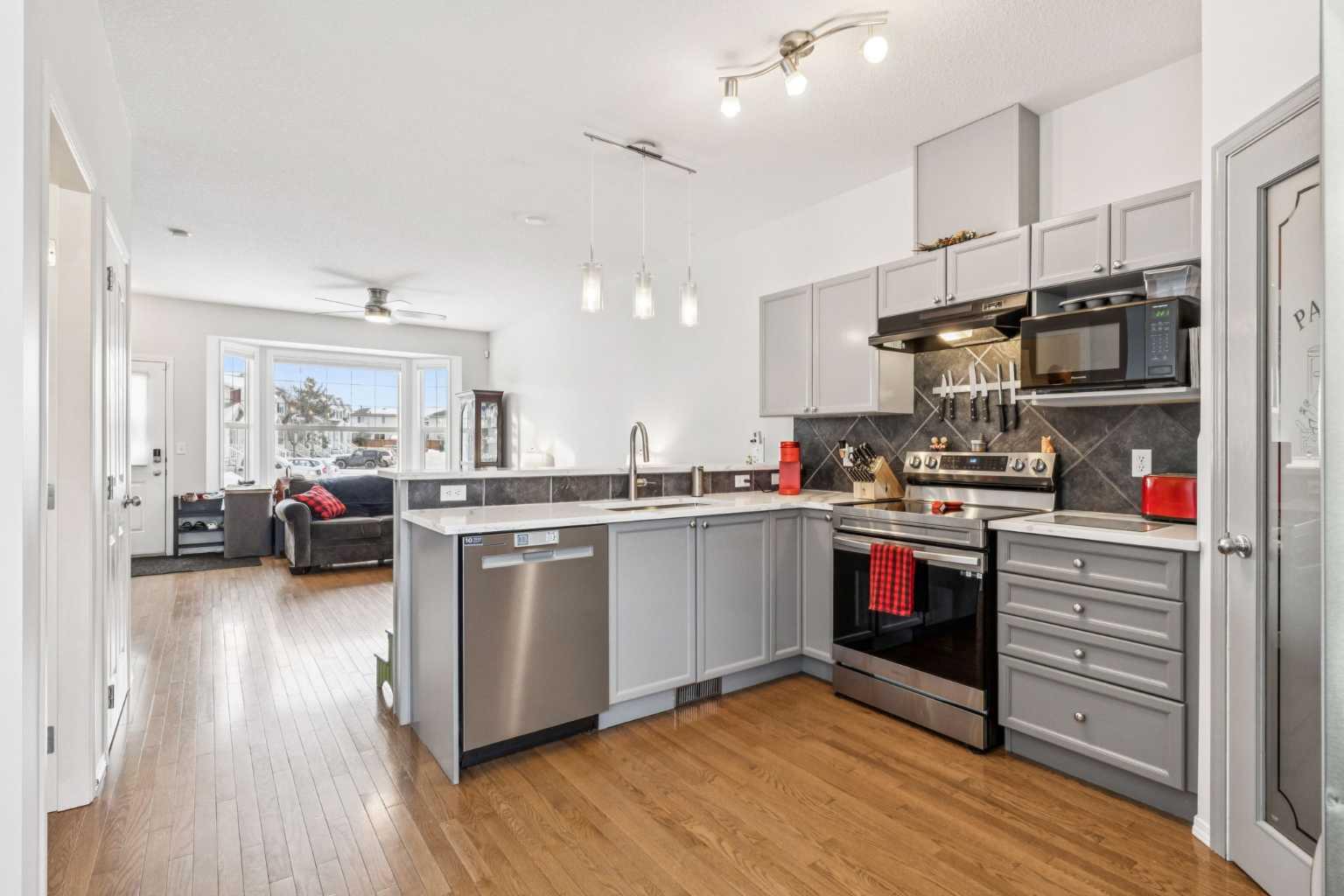 703 Luxstone Square SW 503