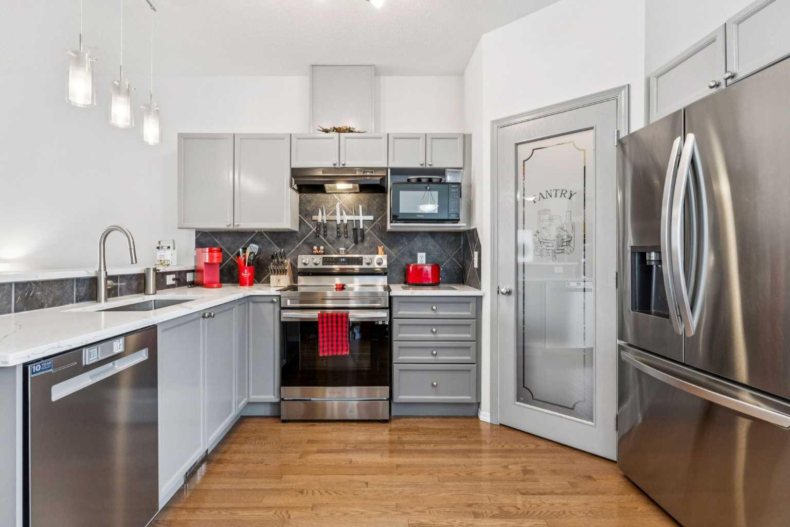 703 Luxstone Square SW 503