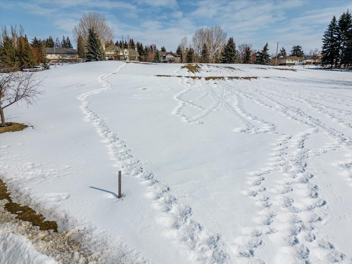 4027 40 Street Close